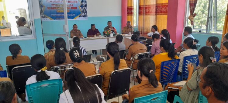 Babinsa Koramil 01/lewa Hadiri Rapat Loka Karya Mini Lintas Sektor