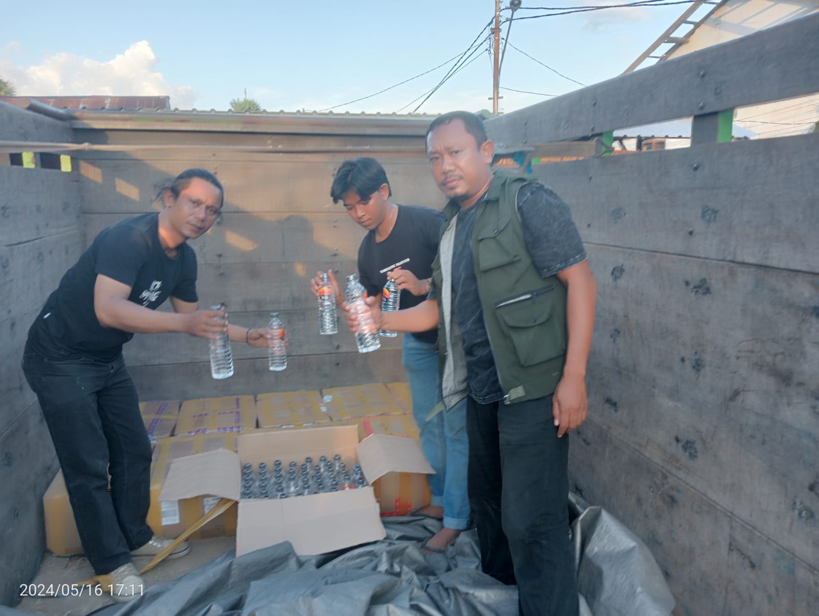 Team Opsnal Polsek Rasanae Barat Gagalkan Peredaran 570 Botol Arak Bali Di Kota Bima