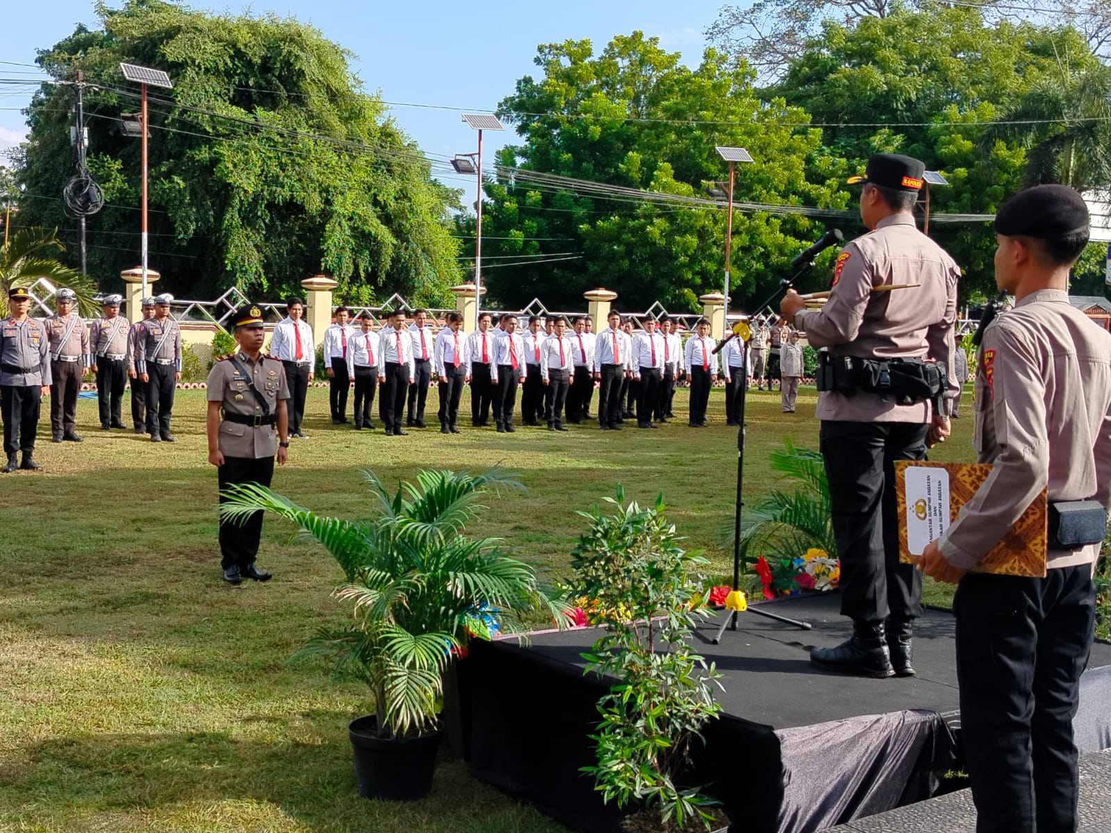 Kapolres Bima AKBP Eko Sutomo S.I.K.,M.I.K., Pimpin Upacara Pengukuhan Kasat Lantas