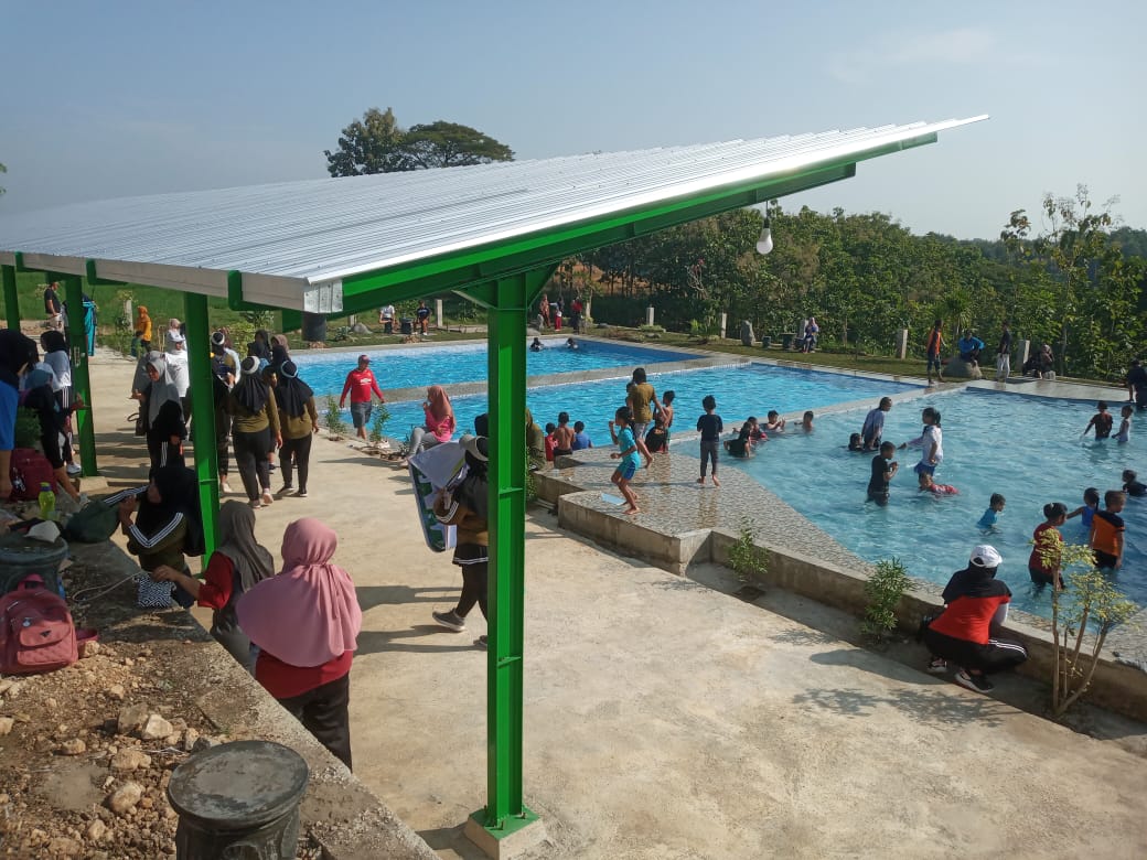 Ribuan Warga Meriahkan Pre Unveiling Kolam Renang Hills View Desa Sukosari Madiun