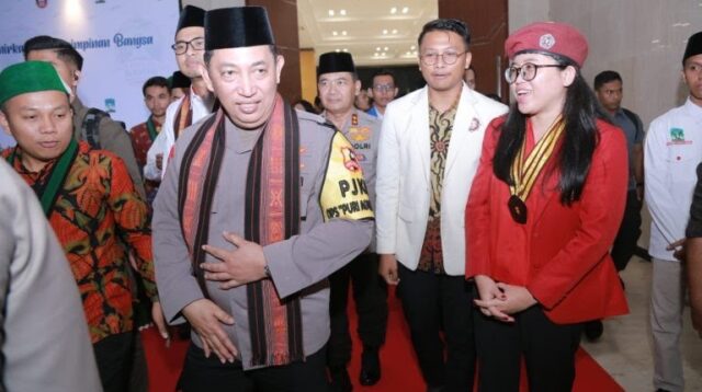 Kapolri Jenderal Pol Drs. Listiyo Sigit Prabowo Menghadiri Muktamar KAMMI Ke-XIII di Mataram