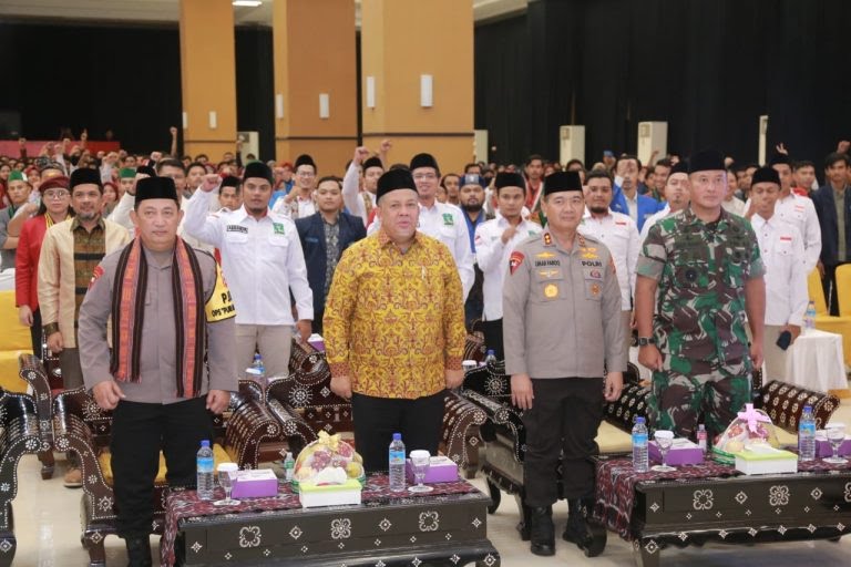 Kapolri Jenderal Pol Drs. Listiyo Sigit Prabowo Menghadiri Muktamar KAMMI Ke-XIII di Mataram