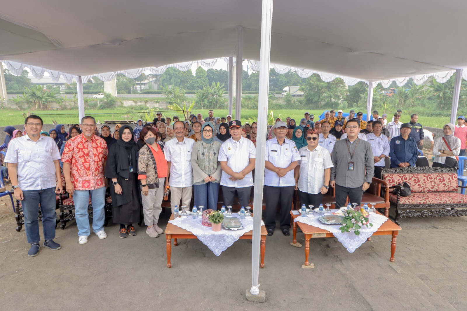 Pj. Wali Kota Cimahi Lakukan Peletakan Batu Pertama Pembangunan Spald-T Di Rw 01 Melong      