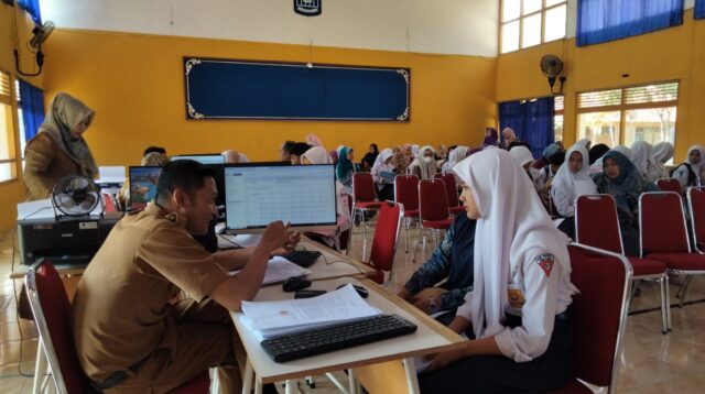 Videotron Kelucuan Siswa, Peluntur Kejenuhan Pendaftar PPDB SMAN 2 Mejayan