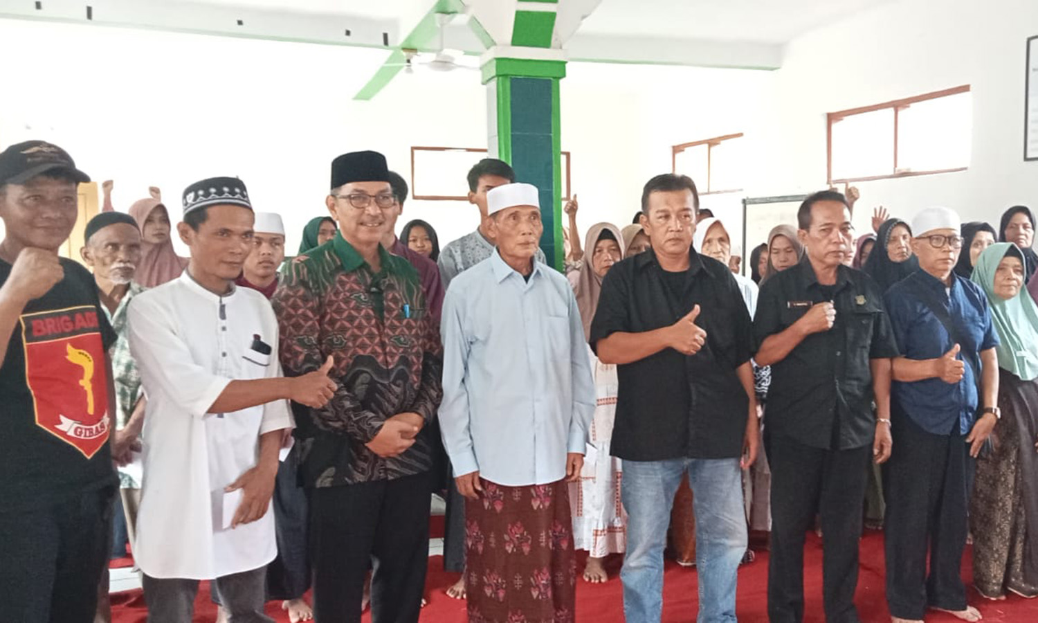 H. Ivan Dicksan Pererat Silaturahmi dengan Masyarakat dan Santuni Anak Yatim