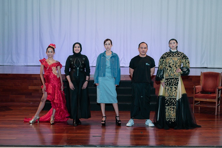 5 Tahun Hiatus, Value of Indonesia (VOI) Fashion Day 2024 Siap Digelar di Bulan Juli VOI Fashion Day 2024 Angkat Tema “Victorian Splendor”
