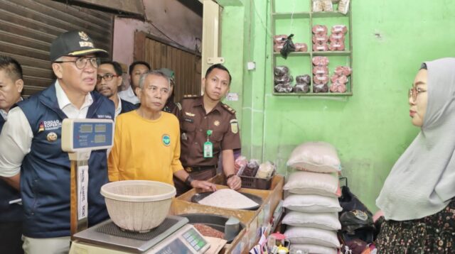 Jelang Idul Adha 1445 H, Pj. Wali Kota Cimahi Monitoring Harga Sembako