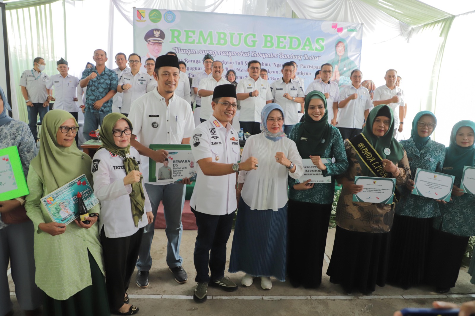 Bupati Bandung Dorong Pembangunan GOR Desa Sukamenak