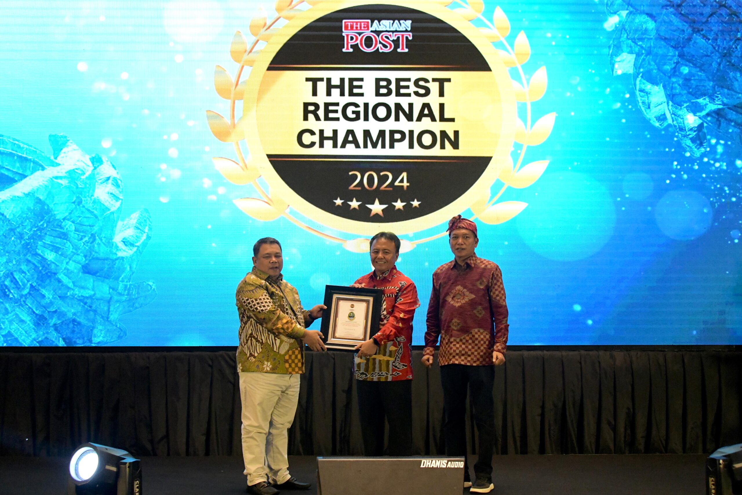 Pemdaprov Jabar Terima Penghargaan The Best Regional Champion 2024