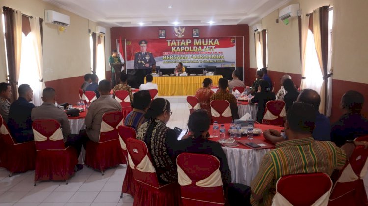 Tiba Di Mapolres Sumba Barat, Kapolda NTT Beserta Ibu dan Rombongan Disambut Tarian Woleka