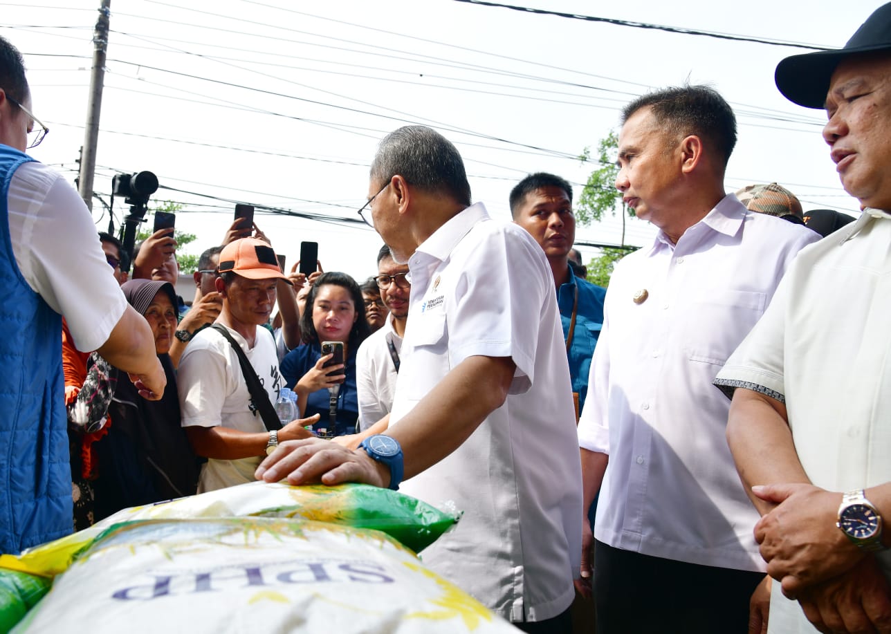 Penjabat Gubernur - Menteri Perdagangan Cek Harga di Pasar Tagog Padalarang