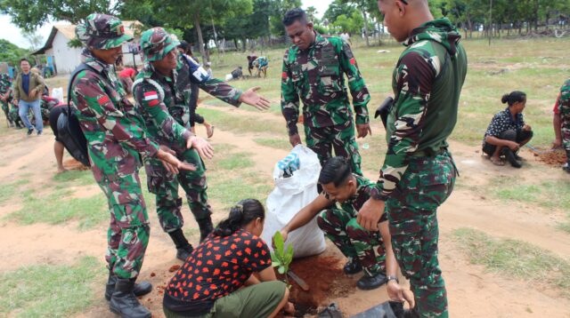 Dukung Penghijauan Kodim 1601/Sumba Timur Melaksanakan Karya Bakti Penanaman Pohon,