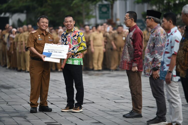 Herman Suryatman: Modal Sosial Lebih Penting dari Modal Finansial Kunci Program Pembangunan Bisa Efektif Herman Suryatman: Modal Sosial Lebih Penting dari Modal Finansial Kunci Program Pembangunan Bisa Efektif