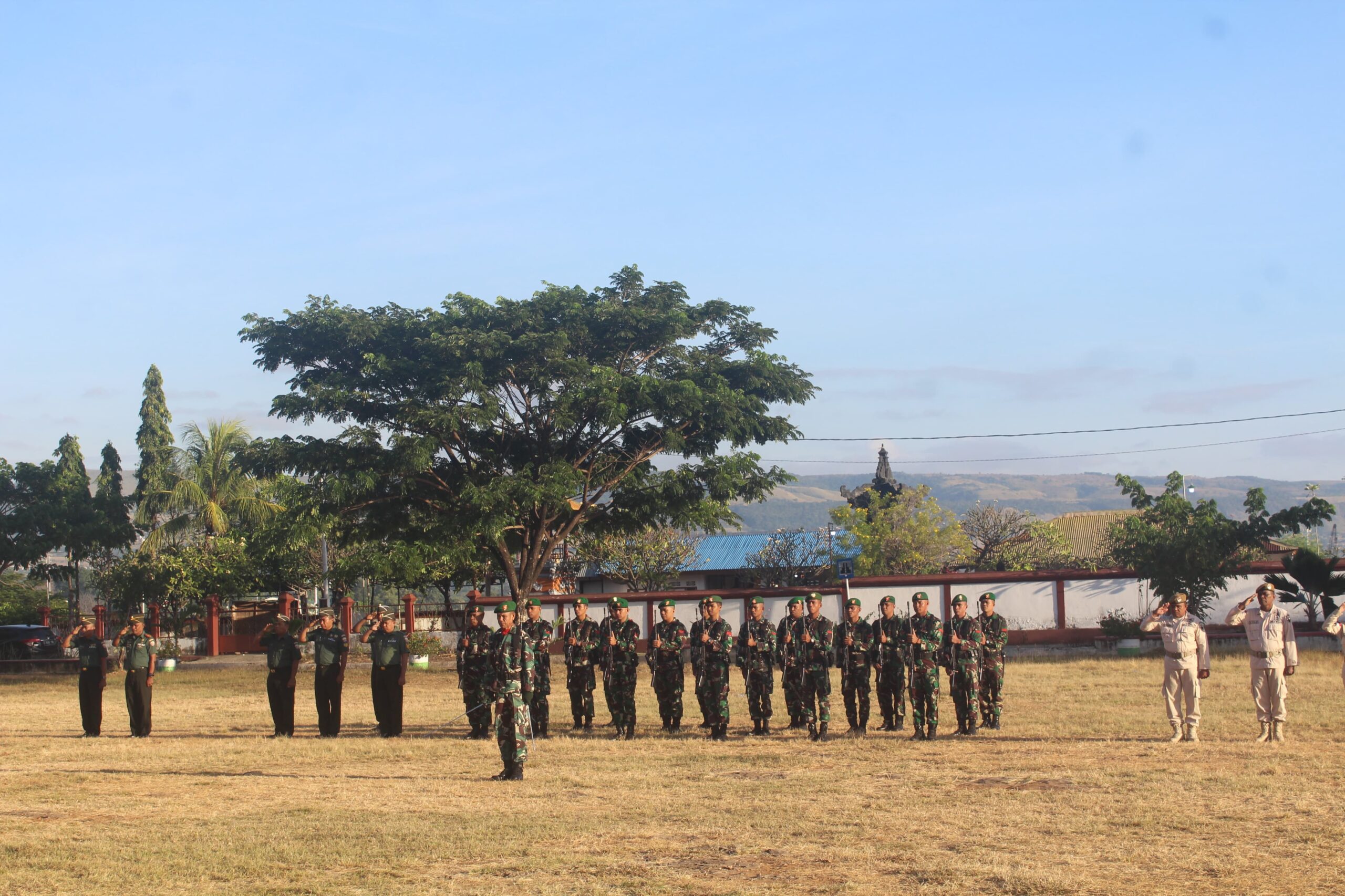 Kodim 1601/Sumba Timur Gelar Upacara Bendera Sebagai Upaya Memelihara Nasionalisme