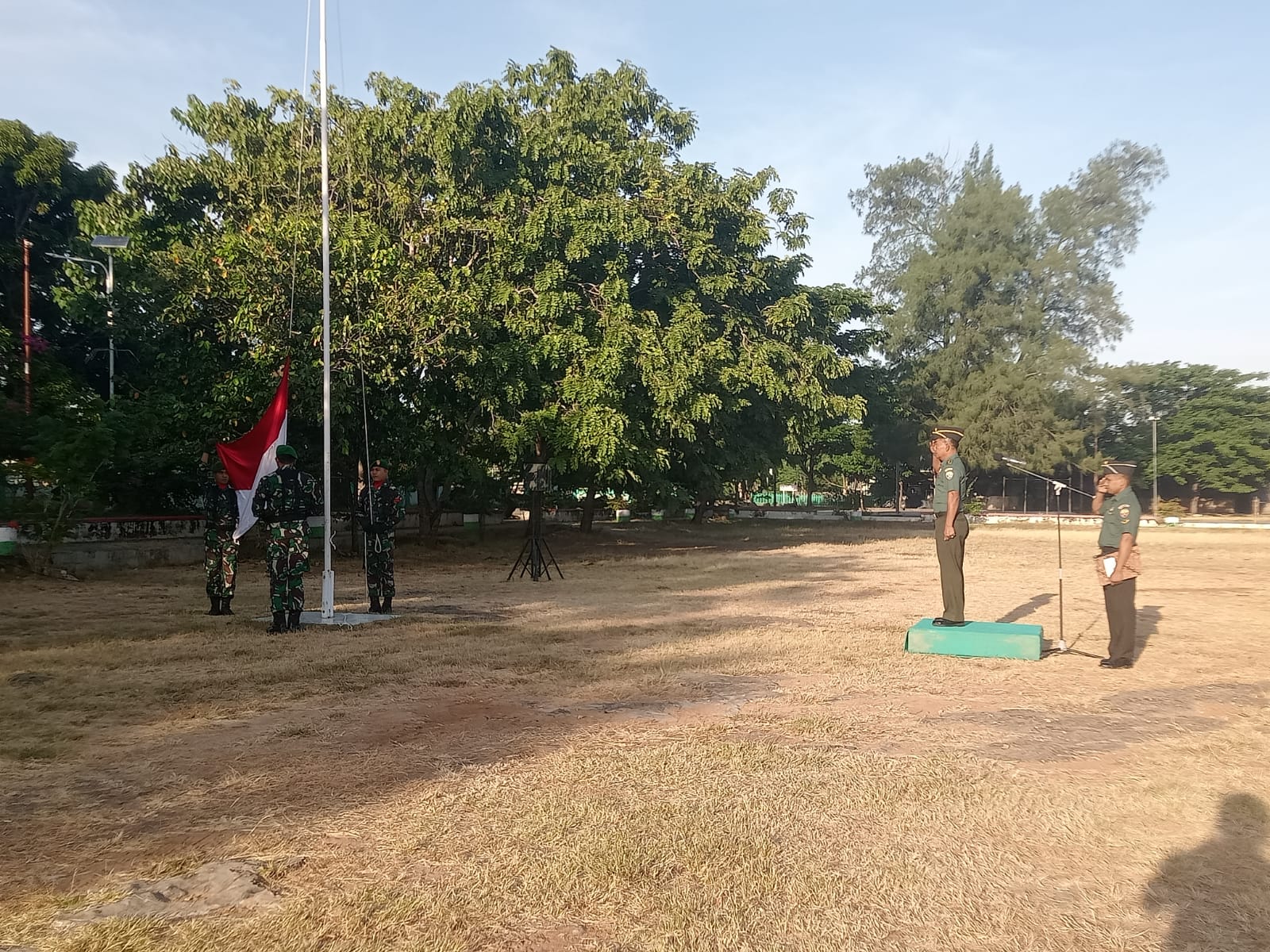 Kodim 1601/Sumba Timur Gelar Upacara Bendera Sebagai Upaya Memelihara Nasionalisme