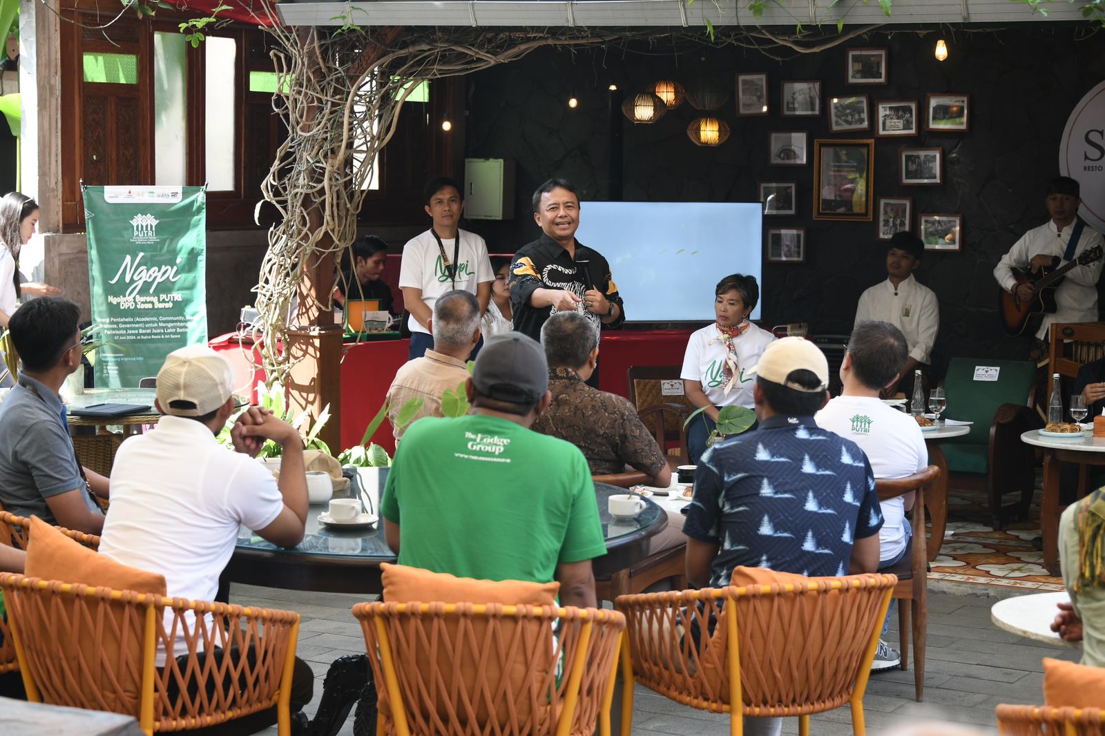 Jawa Barat Targetkan Kunjungan Wisatawan Tahun 2024 Tembus 100 Juta