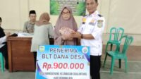Salurkan BLT, Kades Nanggerang Agus Sumarwan : Gunakan Sebaik Mungkin