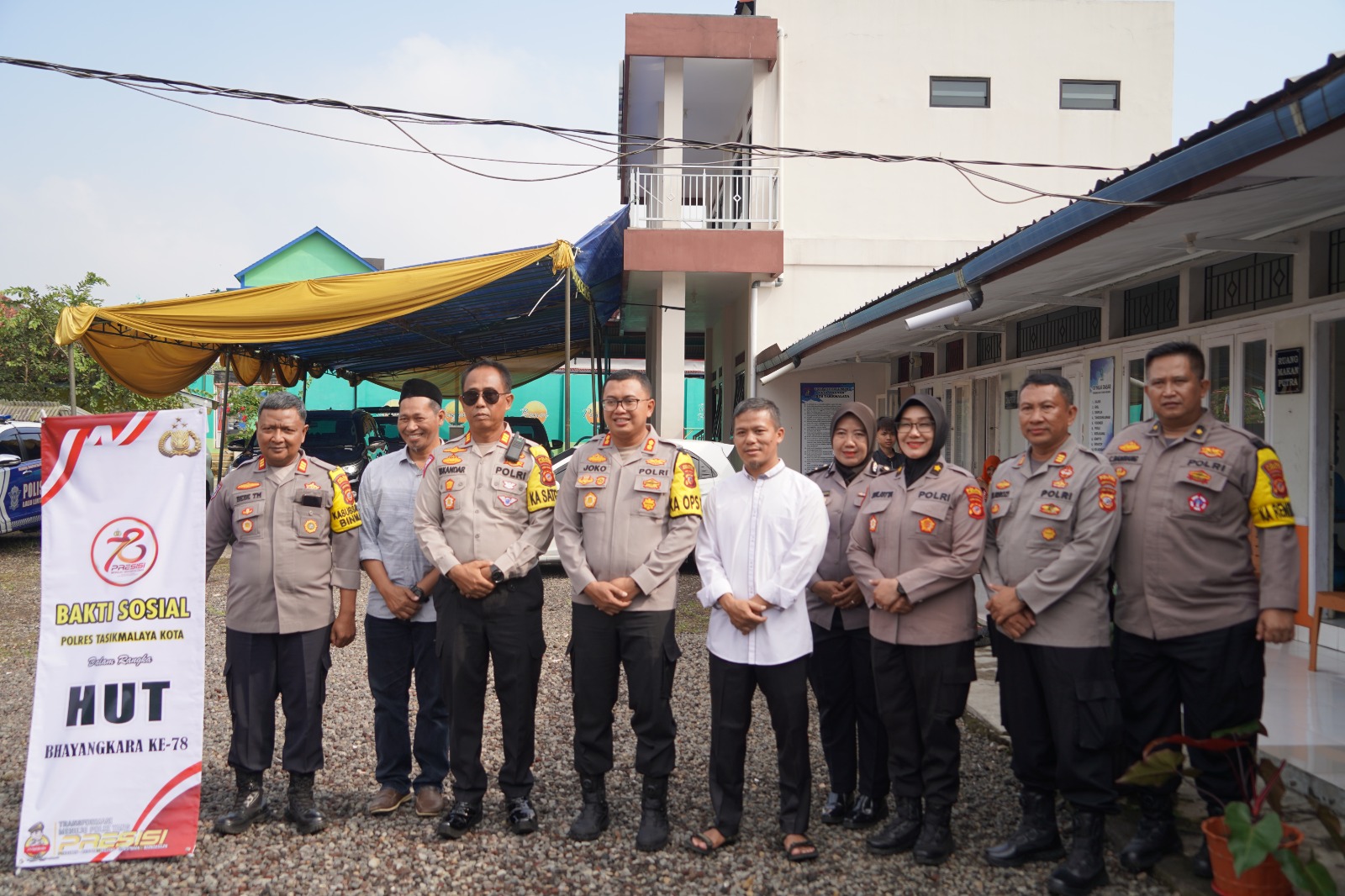 Bakti Sosial Kapolres Tasik Kota Berikan santunan ke Panti Asuhan