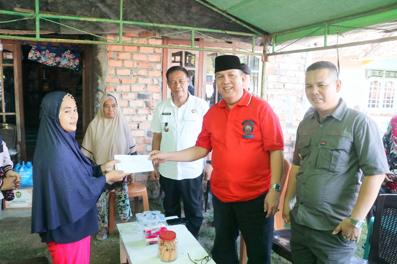 Berikan Santunan Kepada Korban Tenggelam, Pj. Bupati Turut Berduka Cita