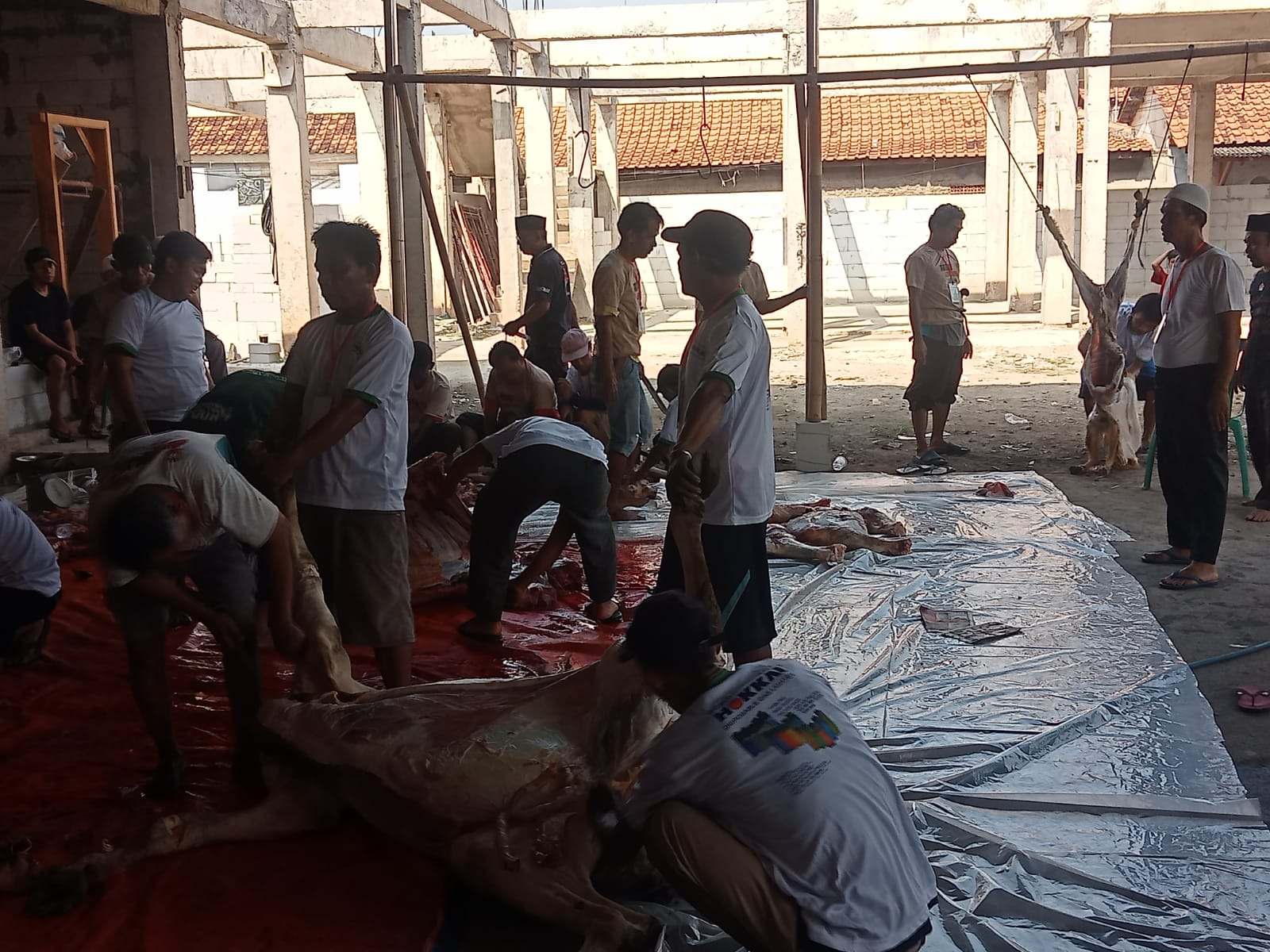 Panitia Hewan Qurban Mesjid Jamie Al-Hidayah Karawang Siap Salurkan 600 Kantong Daging Kurban