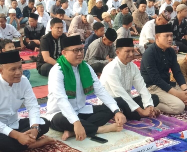 PJ Bupati Lahat  Gelar Sholat  Idul Adha 1445.H Bersama  Masyarakat  Di Lapangan MTQ