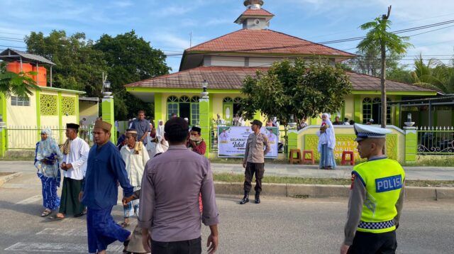 Berjalan Hikmat, Polisi Amankan Perayaan Idul Adha di Labuan Bajo