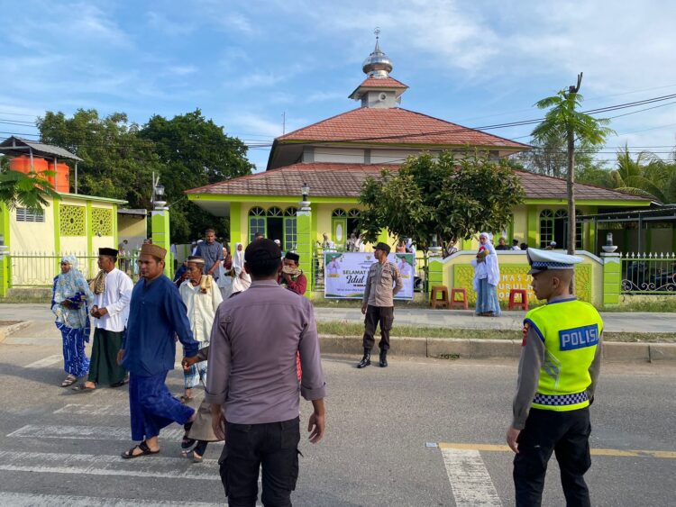 Berjalan Hikmat, Polisi Amankan Perayaan Idul Adha di Labuan Bajo