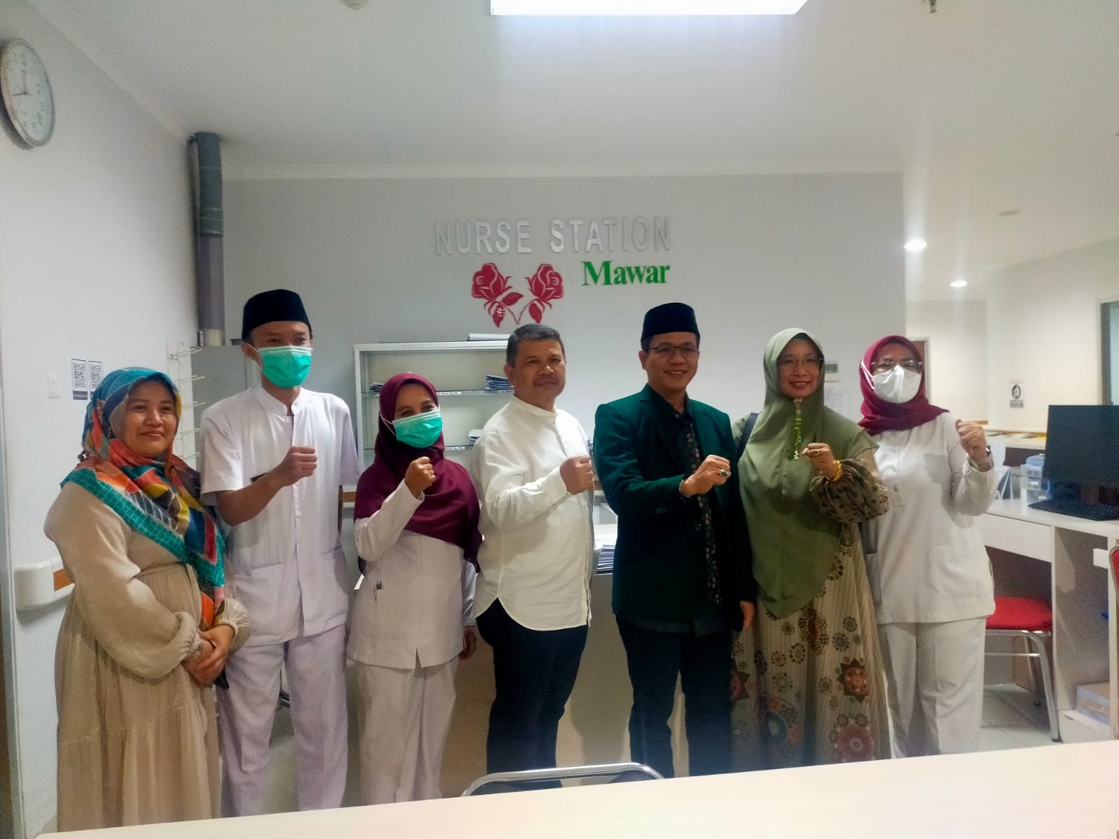 Bupati Bandung Bagikan Ratusan Paket Daging Kurban dan Sumbangkan Hewan Kurban