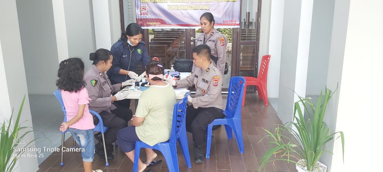 Sambut Hari Bhayangkara ke 78, Dokkes Polres Mabar Gelar Bakti Kesehatan