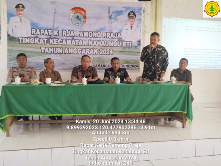 Babinsa Pelda Efodius Hadiri Raker Pamong Praja Tingkat Kecamatan Kahaungu Eti Tahun 2024