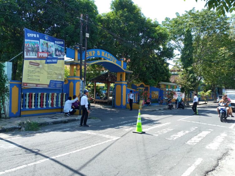 PPDB SMPN 8 Kota Madiun Terima Titipan Siswa, Tolak Peserta Luar Kota? PPDB SMPN 8 Kota Madiun Terima Titipan Siswa, Tolak Peserta Luar Kota?