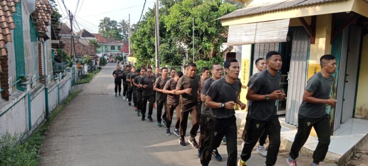 Jaga Kondisi Tubuh Tetap Prima, Anggota Kodim 0601/Pandeglang Laksanakan Pembinaan Fisik Jaga Kondisi Tubuh Tetap Prima, Anggota Kodim 0601/Pandeglang Laksanakan Pembinaan Fisik