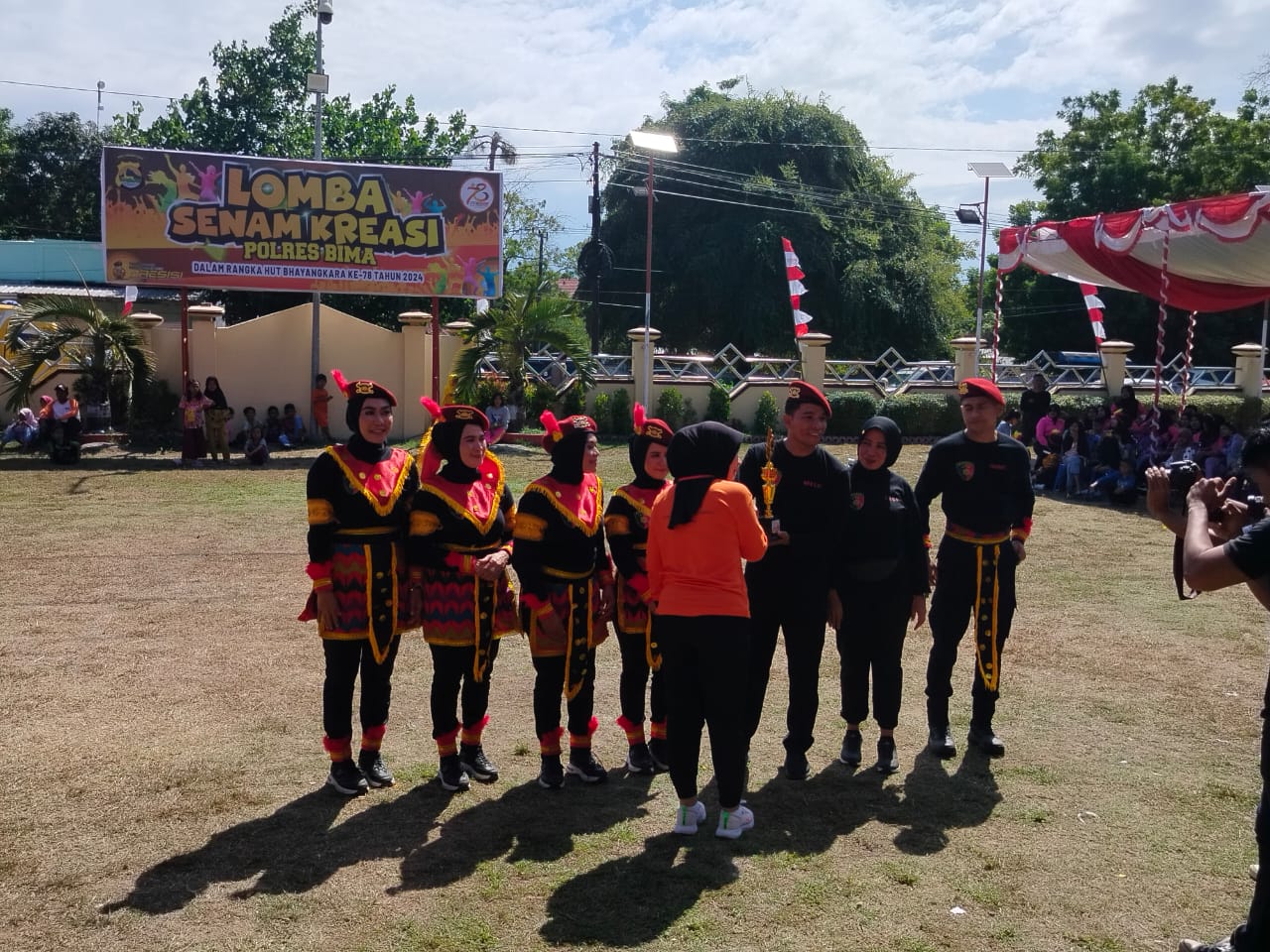 Semarak HUT Bhayangkara Ke-78, Sat Lantas Polres Bima Raih Juara 1 Lomba Senam Kreasi