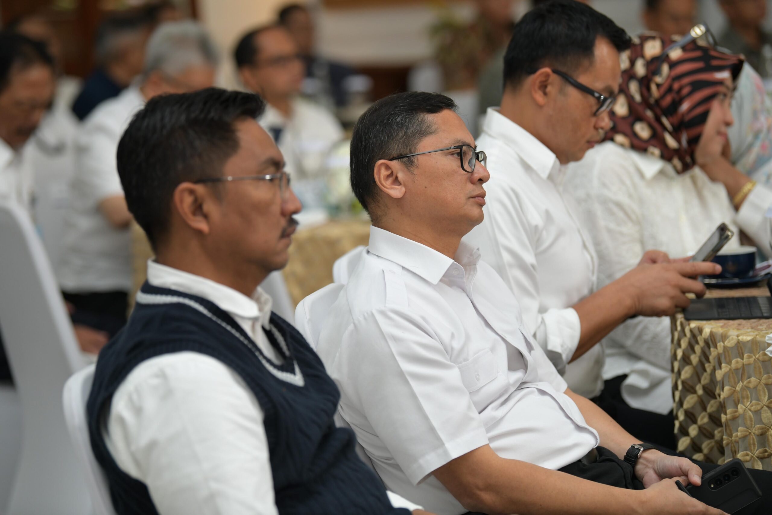 Capacity Building Jabar Caang Tingkatkan Wawasan Kepala OPD dan Dirut BUMD Mengenai Isu Ekonomi Global - Regional