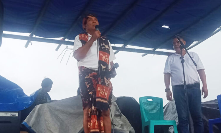 Ibu Kedda Rambu Katta Sebagai Perempuan Pertama Calon Wakil Bupati (Paket BERKAT) Tiba di Kampung Pasungan dipadati Ribuan Pendukung