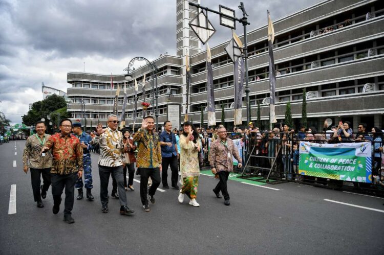Asia Africa Festival 2024, Bey Machmudin Gelorakan Spirit Dasa Sila Bandung Asia Africa Festival 2024, Bey Machmudin Gelorakan Spirit Dasa Sila Bandung