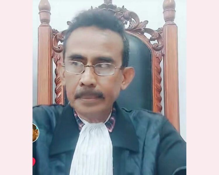 Herry Battileo Minta Majelis Hakim Bebaskan Terdakwa Karel Rihi Do Secara Adil dan Arif Herry Battileo Minta Majelis Hakim Bebaskan Terdakwa Karel Rihi Do Secara Adil dan Arif