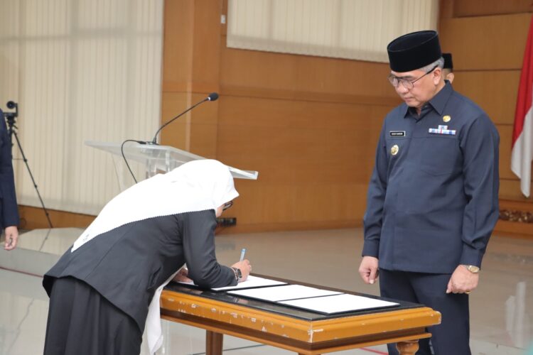 Pj. Wali Kota Cimahi Lantik Pejabat Struktural Dan Fungsional