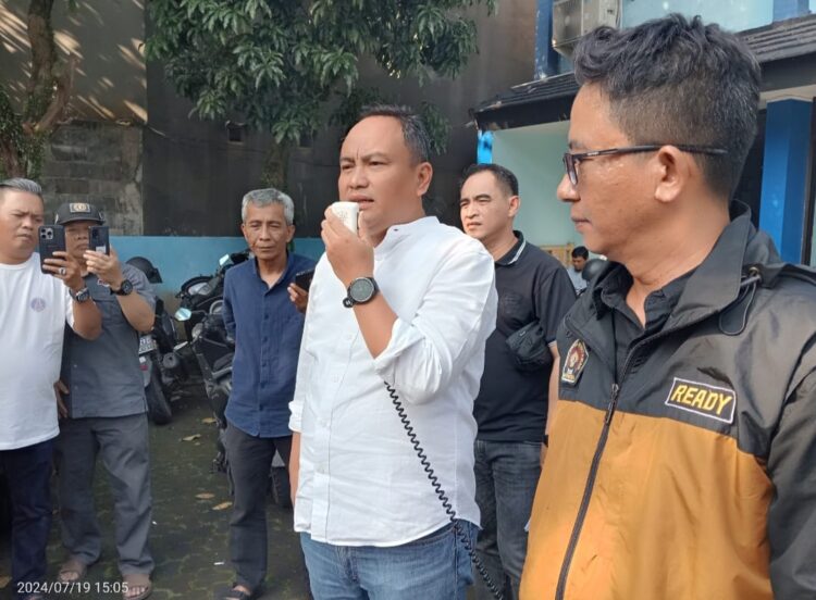 Pengurus PWI Se Bandung Raya Gelar Orasi Turunkan Ketua Umum PWI Pusat Hendrik CH Bangun Dan Laksanakan KLB Segera