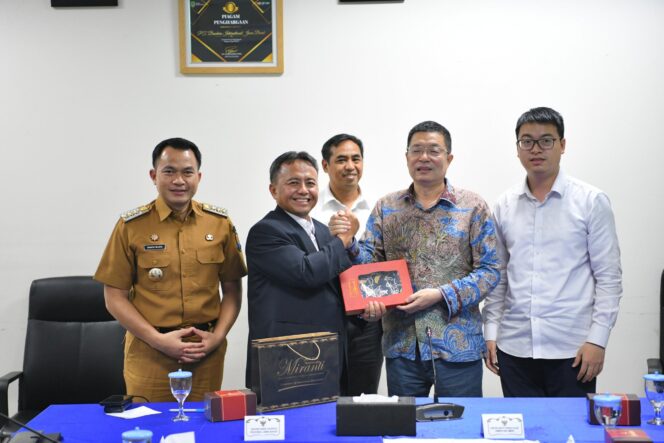 Pemda Provinsi Jabar Jajaki Kerja Sama Pembangunan TPPAS Cirebon Raya dengan Investor China