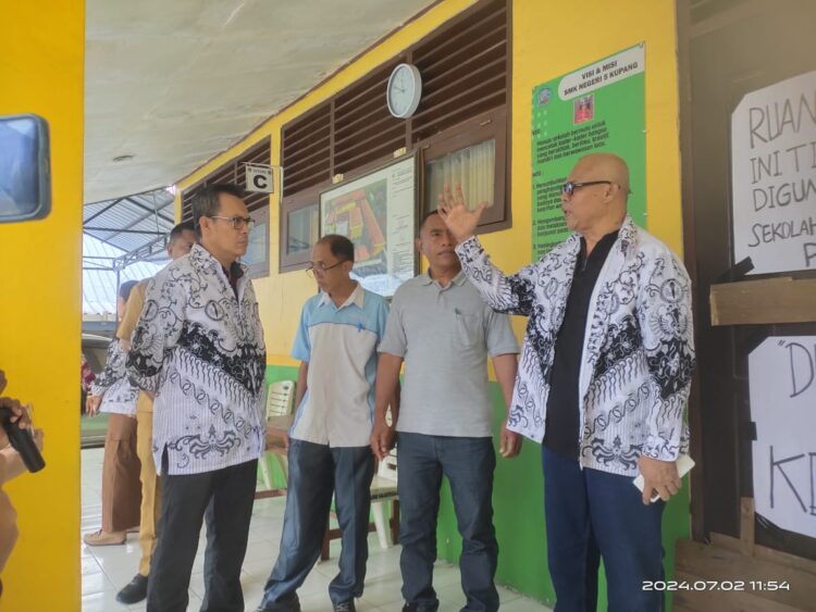 Penyegelan Sekolah SMK 5 Kupang: Samuel Haning Minta Pemprov NTT, Jangan Tinggal Diam!