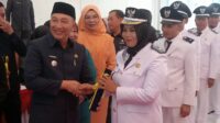 Pj Bupati Tanggamus Dr. Ir. Mulyadi Irsan, M.T Mengukuhkan dan Menyerahkan Surat Keputusan Masa Jabatan Kepala Pekon
