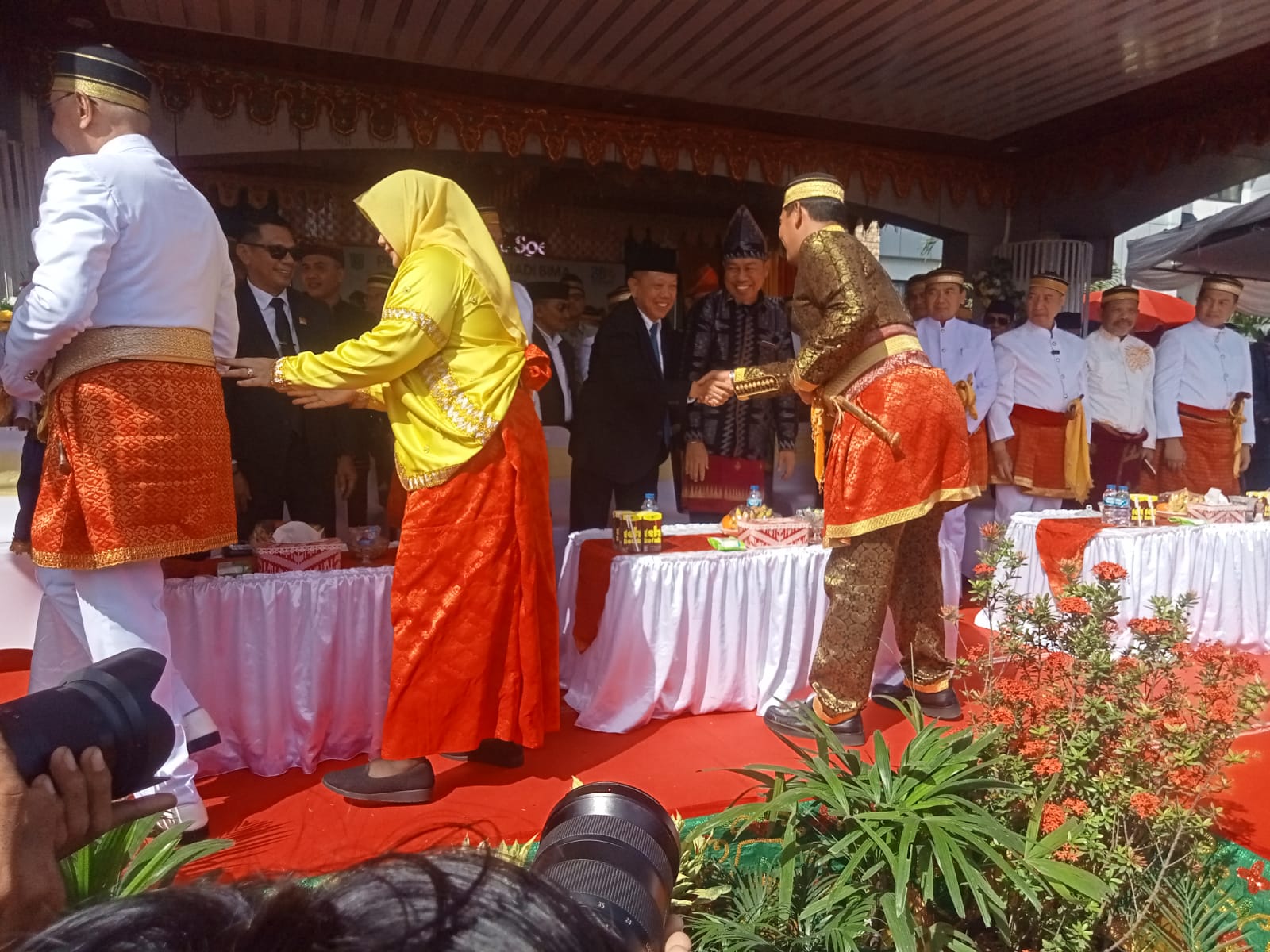 Kapolda NTB Irjen Pol Drs Raden Umar Faroq SH., M.Hum. Menghadiri Upacara Hari Jadi Bima Ke- 384