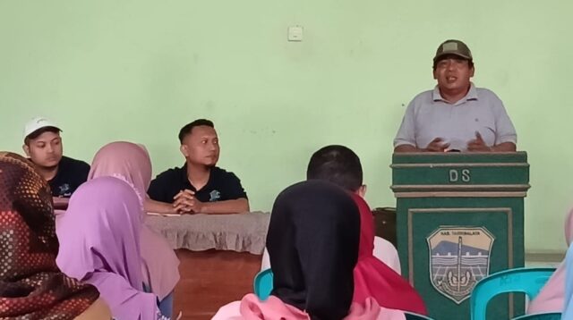 Pemdes Banjarsari dan Pendamping Menggelar Acara Sosialisasi Kepada 21 Warga Yang Mendapatkan Program (BSPS)