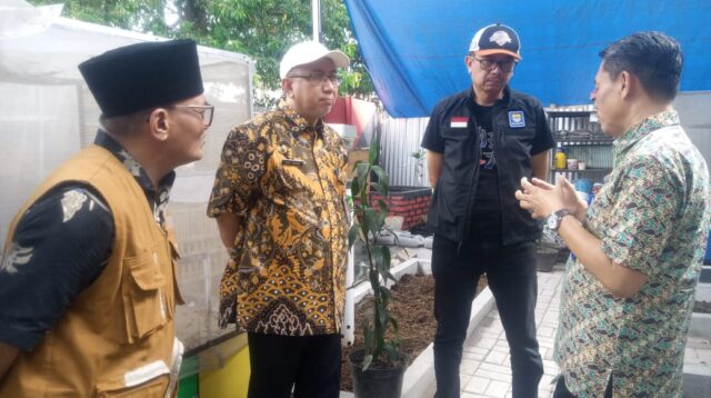 Lurah Cibadak Terima Tamu dari Asda II dan Kabag. Pembangunan Kota Bandung di acara Kunjungan Kerja