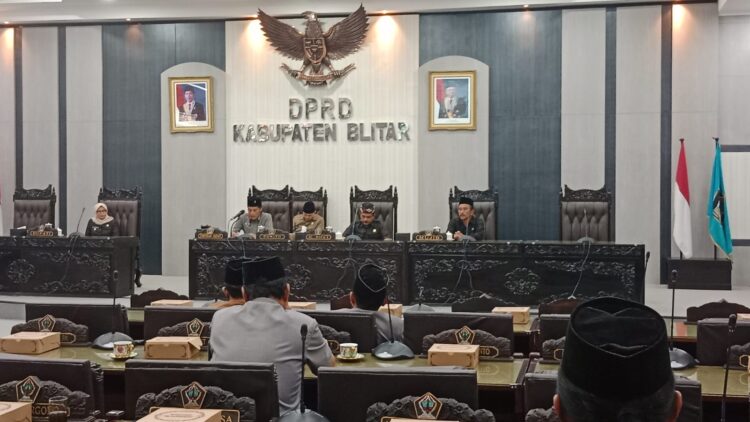 Dukungan Fraksi PAN terhadap Rancangan Peraturan RPJPD Kabupaten Blitar 2024 Dukungan Fraksi PAN terhadap Rancangan Peraturan RPJPD Kabupaten Blitar 2024