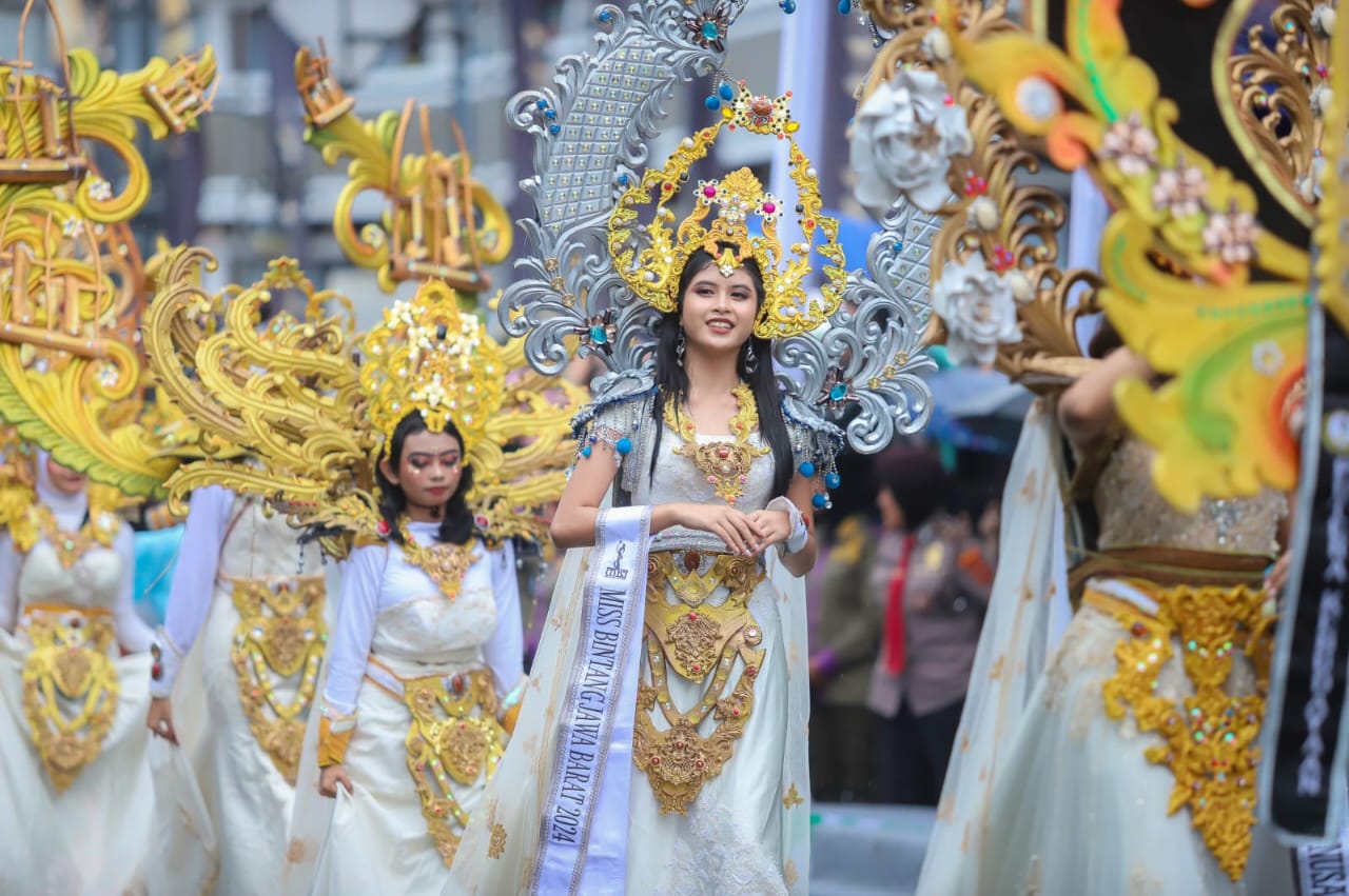 Keseruan Karnaval AAF 2024, Dari Tari Tradisi Sampai Kereta Peti Sabun Hangatkan Suasana Asia Afrika