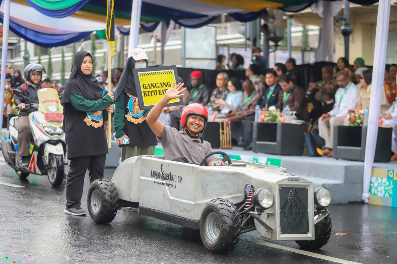 Keseruan Karnaval AAF 2024, Dari Tari Tradisi Sampai Kereta Peti Sabun Hangatkan Suasana Asia Afrika