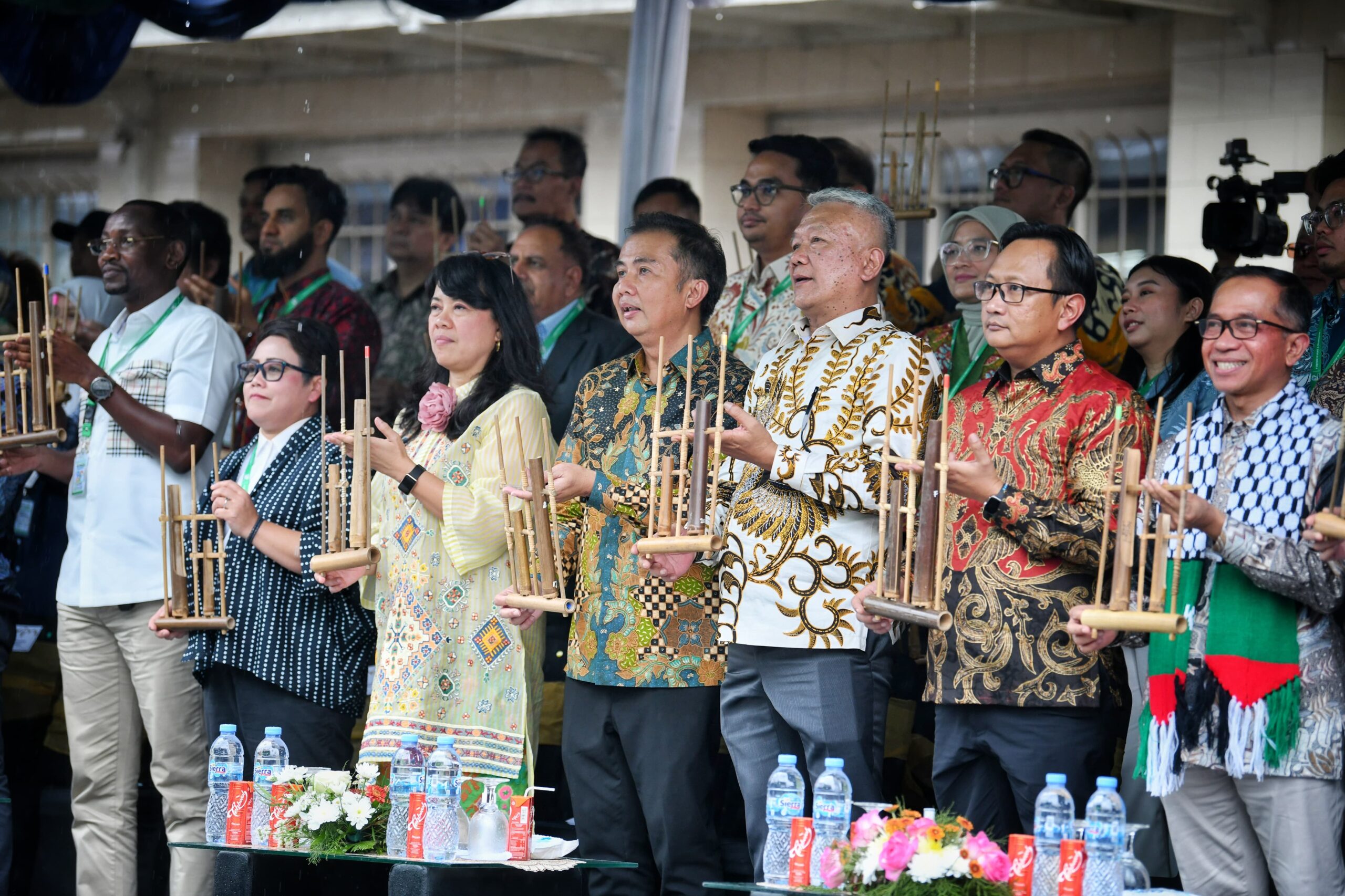 Asia Africa Festival 2024, Bey Machmudin Gelorakan Spirit Dasa Sila Bandung