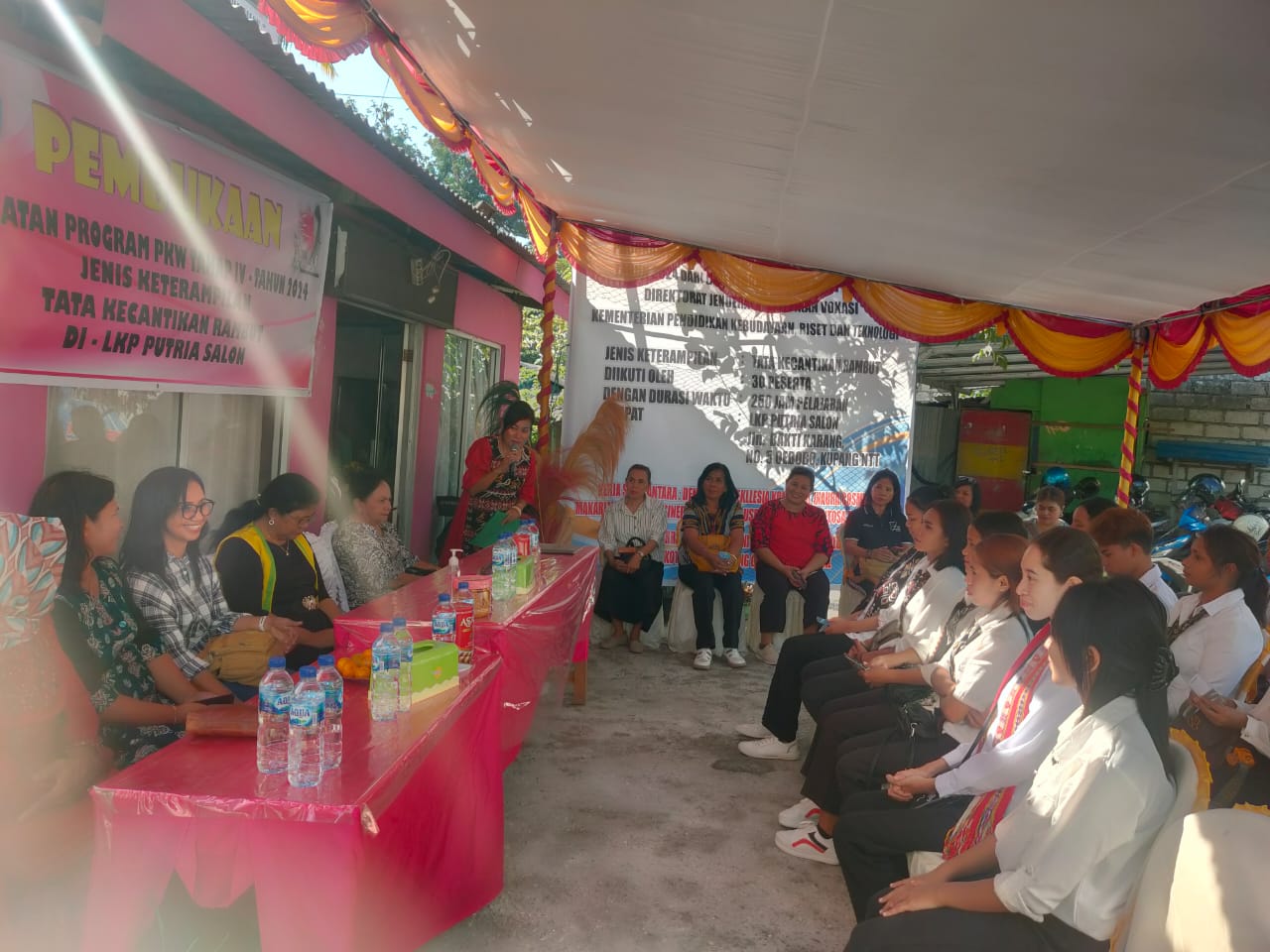 Putria Salon Kota Kupang; 30 Orang Ikut Pelatihan Keterampilan Tata Kecantikan Rambut